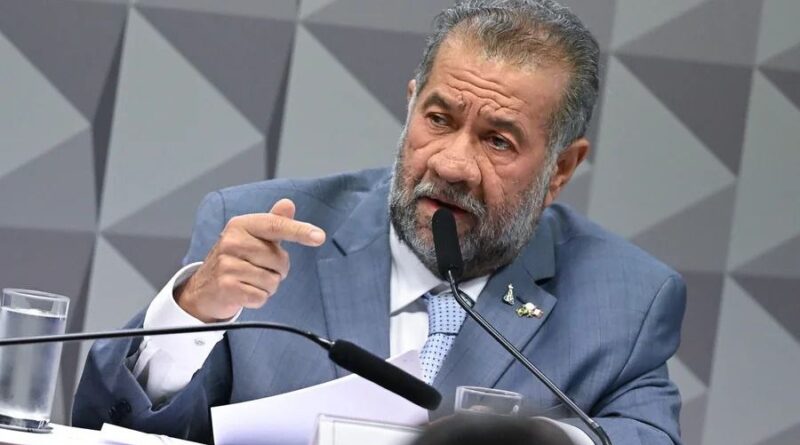 Delatores do INSS citam Carlos Lupi, ex-ministro da Previdência de Lula em esquema