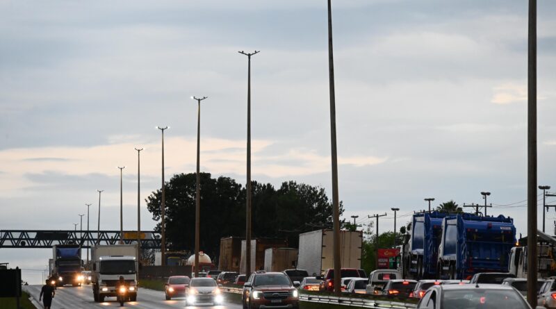 Prefeitura acelera nova iluminação da BR-153 e GO-020 em Goiânia