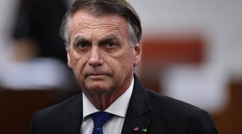 Comissão da Câmara aprova domiciliar a Bolsonaro