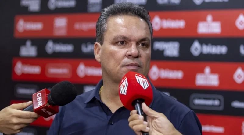 Adson elogia Atlético após empate com Athletico-PR
