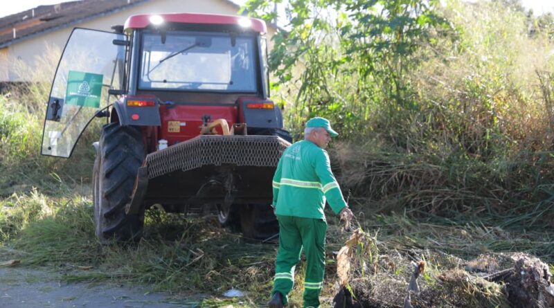 Zeladoria atua em 34 bairros de Aparecida nesta semana
