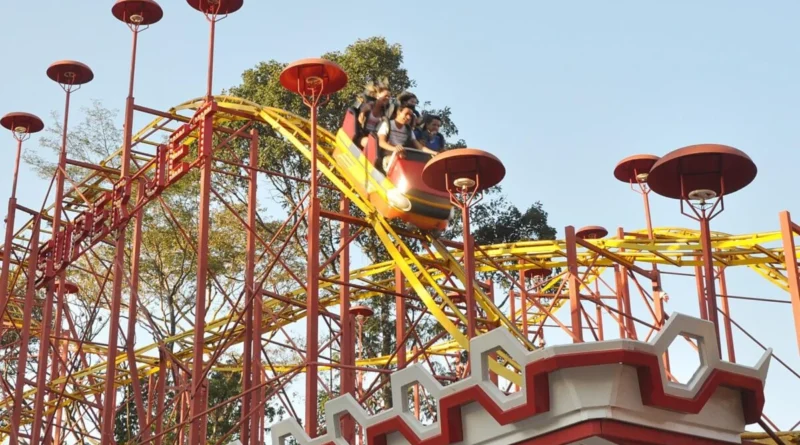 Mutirama testa brinquedos antes da reabertura em Goiânia