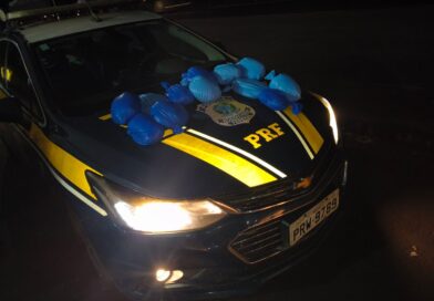PRF apreende 10 kg de drogas escondidos em carro na BR-153