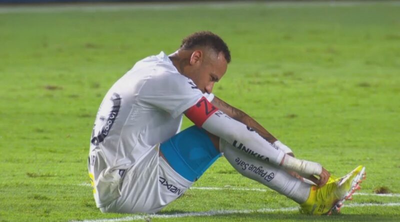 CBF avalia lesão de Neymar antes da Copa CBF avalia lesão de Neymar antes da Copa