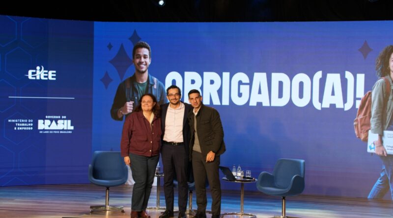 Rotatividade desafia jovens no primeiro emprego, aponta estudo