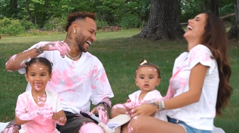 Neymar e Bruna Biancardi anunciam terceira filha Neymar e Bruna Biancardi anunciam terceira filha