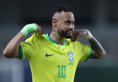 Lesão na panturrilha adia retorno de Neymar à Seleção Lesão na panturrilha adia retorno de Neymar à Seleção