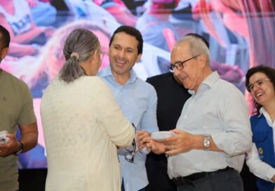 Aparecida entrega quase mil óculos gratuitos