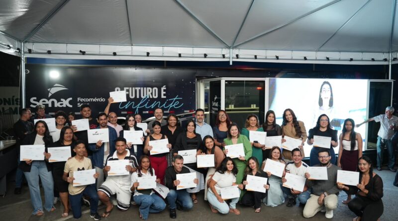 Caravana do Emprego forma primeiros alunos em Goiânia