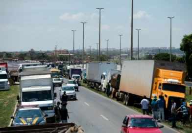 Governo aciona AGU após ameaça de greve dos caminhoneiros