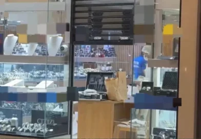 Joalheria é furtada em Goiânia após criminosos se esconderem em forro Joalheria é furtada em Goiânia após criminosos se esconderem em forro