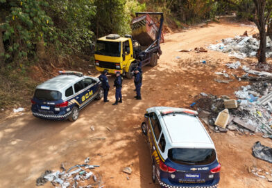 GCM flagra descarte irregular de entulho e empresa recebe multa de R$ 12 mil GCM flagra descarte irregular de entulho e empresa recebe multa de R$ 12 mil