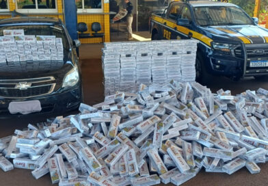 PRF apreende 17 mil maços de cigarros contrabandeados na BR-364, em Mineiros PRF apreende 17 mil maços de cigarros contrabandeados na BR-364, em Mineiros