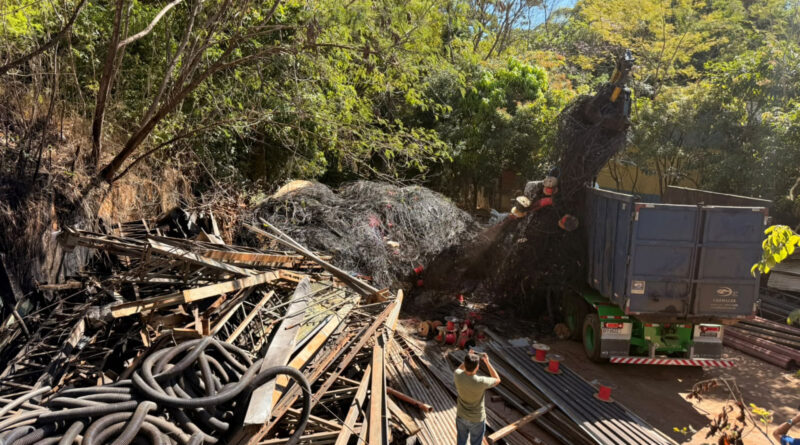 Goiânia recicla mais de 110 toneladas de fios retirados de postes
