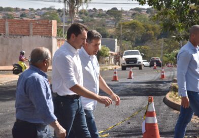 Recapeamento avança em cinco bairros de Aparecida