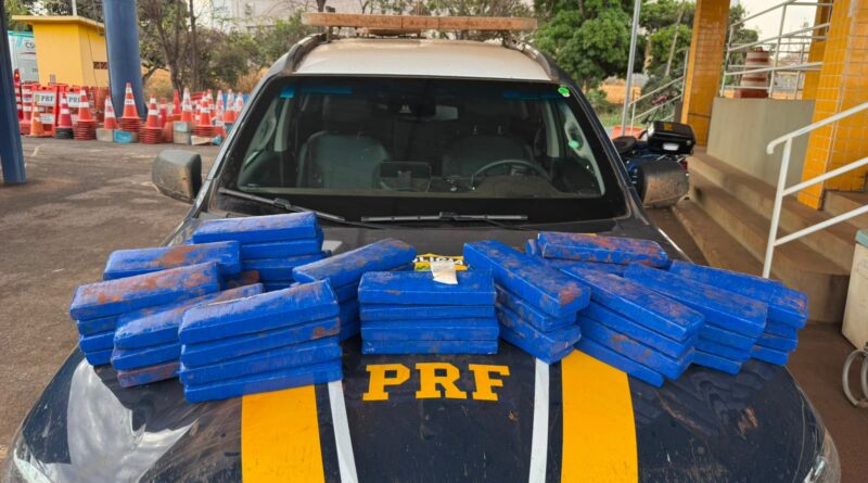 PRF apreende quase 60 kg de drogas na BR-060 em Rio Verde
