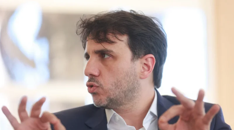 Renan Santos chama Janja de “rainha louca” após repúdio