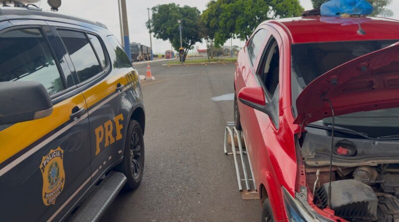 PRF apreende 440 kg de drogas na BR-060 em Goiás