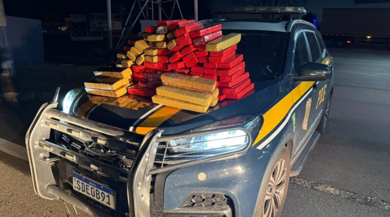 PRF apreende 80 kg de maconha escondidos em veículo