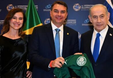 Netanyahu parabeniza Flávio Bolsonaro por vitória no 1º turno