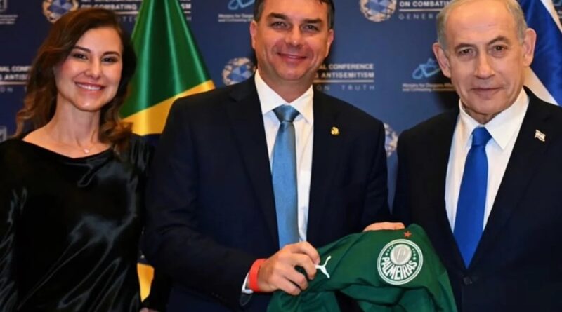 Netanyahu parabeniza Flávio Bolsonaro por vitória no 1º turno