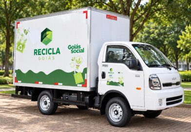 Aparecida recebe caminhão para reforçar coleta seletiva