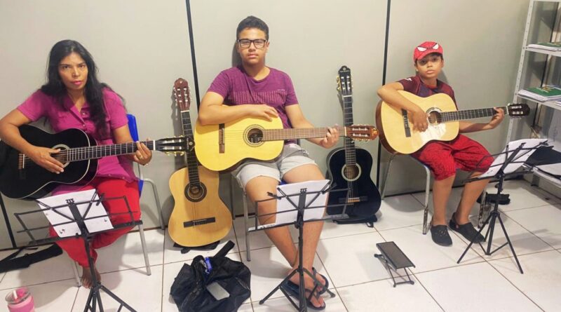 Mais de 300 alunos aprendem música de graça em Bela Vista de Goiás