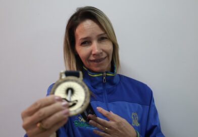 Servidora de Goiânia conquista ouro em campeonato de saltos ornamentais